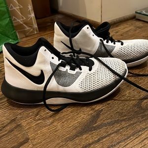 Nike basketball shoes size 6